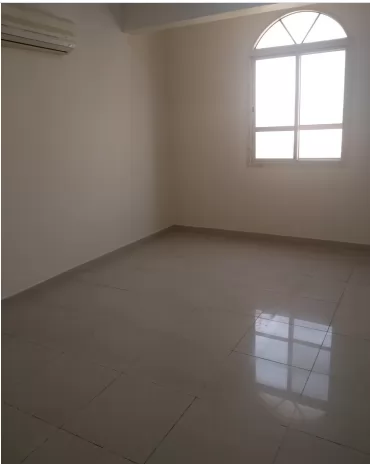 Жилой Готовая недвижимость 2 спальни Н/Ф Квартира  продается в Аль-Садд , Доха #7806 - 1  image 